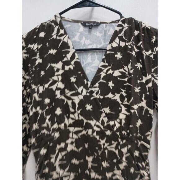 Nic+Zoe Womens Floral Top Small Brown Surplice Jersey Ruched 3/4 Sleeve Y2K - Picture 2 of 6